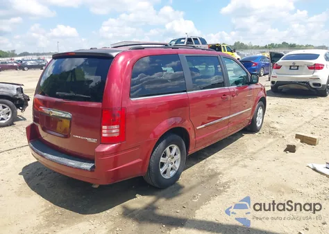 2010 Chrysler Town & Country Touring из США, поврежденный, VIN 2A4RR5D13AR493588